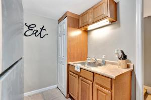 Køkken eller tekøkken på Serene Downtown Villa + 22 billeder