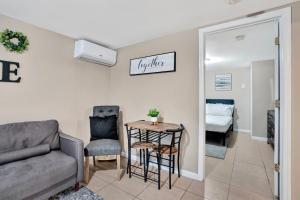 Et opholdsområde på Serene Downtown Villa