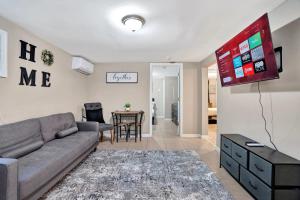 Et tv og/eller underholdning på Serene Downtown Villa