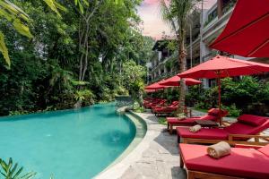 Bazén v ubytování AnandaDara Ubud Resort & Spa nebo v jeho okolí