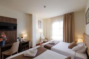 Postel nebo postele na pokoji v ubytování Charme Hotel + 37 fotografií
