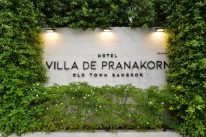 Una señal que lee Willela de Parhamon Old Town Bangatown en Villa De Pranakorn en Bangkok