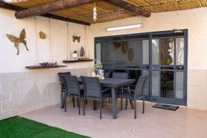 Patio nebo venkovní prostory v ubytování By Eezy- דירה משפחתית מפנקת 3 חדרי שינה - Hanechoshet + 24 fotografií