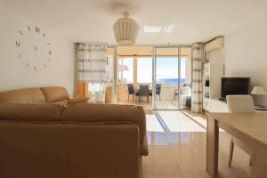 Ruang duduk di MarketHome Sea View Sueño Azul