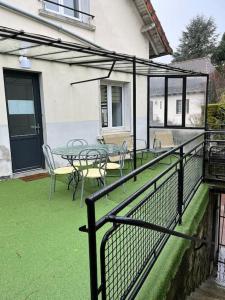 Balkón nebo terasa v ubytování Appartement Terrasse Garage chez Léo et Eliott