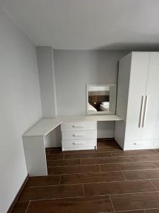 5th Floor Apartment 2+1 Qerret - Imazhi 8