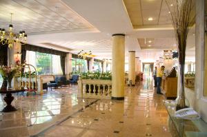 Lobbyn eller receptionsområdet på Ramada by Wyndham Buenos Aires