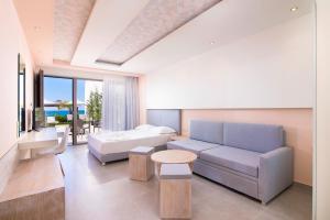 Postel nebo postele na pokoji v ubytování Aegean Infinity Deluxe + 37 fotografií