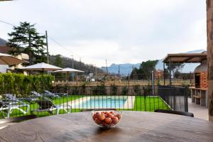 Fotografia z galérie ubytovania Ca la Joia Casa con piscina privada en la Vall d'en Bas v destinácii Les Preses
