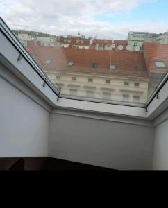 Fotografia z galérie ubytovania Cozy rooftop with balcony v Prahe