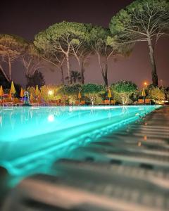The swimming pool at or close to Relais Casina Copini