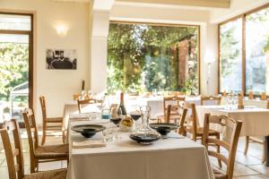 A restaurant or other place to eat at Relais Casina Copini