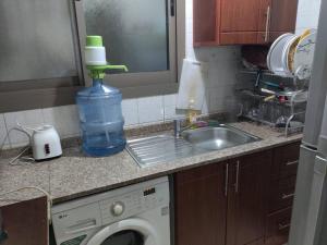 Η κουζίνα ή μικρή κουζίνα στο Lovely 2Bhk Family Apartment in Ajman +8 φωτογραφίες