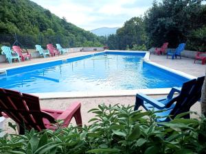 Saint-Pons-de-ThomièresにあるFerme Les Thérondelsのギャラリーの写真