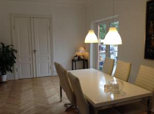 Afbeelding uit fotogalerij van Copenhagen Open Plan House in Hellerup in Hellerup