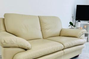 Posezení v ubytování Neue Wohnung für 4 Küche Terrasse