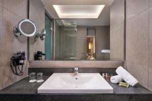 Ванная комната в White Rocks Hotel Kefalonia