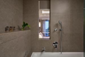 Ванная комната в White Rocks Hotel Kefalonia