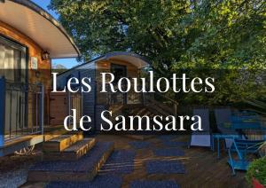 een huis met de woorden las roquitas de santa ana bij Domaine de Meros in Plonévez-du-Faou