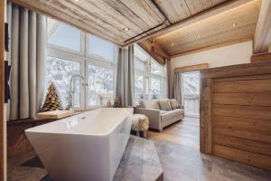 Khu vực ghế ngồi tại Genusshotel Vermala Montafon +119 ảnh