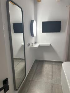 Ванная комната в SOPHILIA SUITES