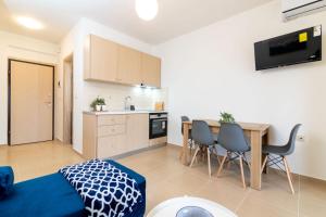 Gallery image of Harry Sea Side Family Apartment, Gerakini in Gerakini