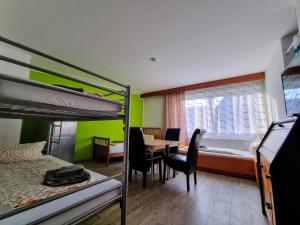 Postel nebo postele na pokoji v ubytování Monteurzimmer - Karlsbad