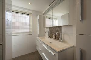 Η κουζίνα ή μικρή κουζίνα στο Meerzicht 71 - Perfectly suited for 6 persons +22 φωτογραφίες