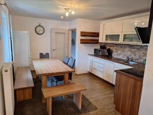 Kuchyň nebo kuchyňský kout v ubytování Ferienwohnung Koller