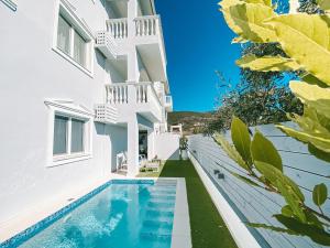 Bazén v ubytování Meandros Boutique & Spa Hotel - Adults Only nebo v jeho okolí