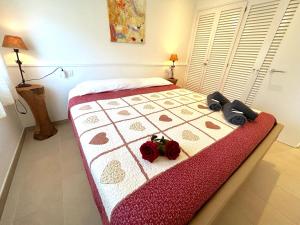 Posteľ alebo postele v izbe v ubytovaní Charming apartment in La Fosca Beach