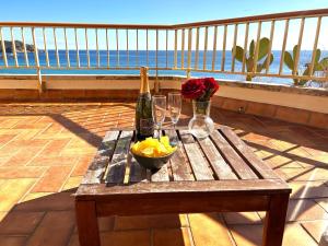 Balkón alebo terasa v ubytovaní Charming apartment in La Fosca Beach