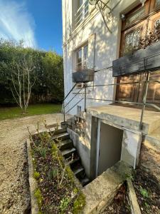 Gallery image of Appartement accès indépendant Mi-sol de maison in Vaucresson