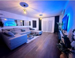 Posedenie v ubytovaní Holiday Home Chester with Heated Pool