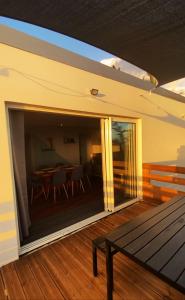 Un balcón o terraza de Maison vue mer La Réunion