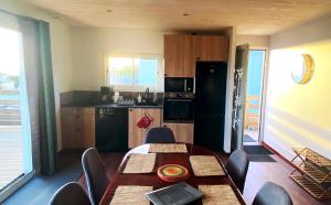 Köök või kööginurk majutusasutuses Maison vue mer La Réunion