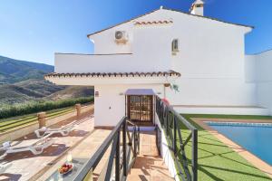 Bazén v ubytování Finca Alcaparaín con Piscina en Caminito del Rey-Carratraca nebo v jeho okolí