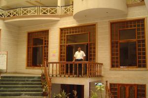 Tetamu yang menginap di Amogha International Hotel