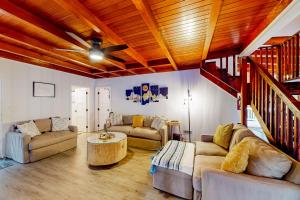 Gallery image of Black Feather Lodge in Lake Arrowhead