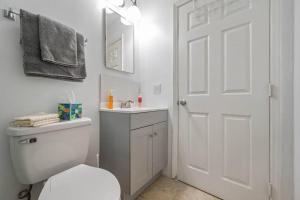 T7Bright & Gorgeous Canoga Park Guesthouset7