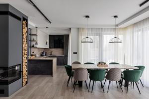 Η κουζίνα ή μικρή κουζίνα στο Casa Cielo, new modern villa with outdoor pool