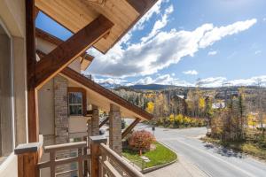 En generel udsigt til bjerge eller udsigt til bjerge taget fra feriehuset