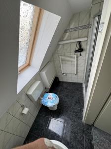 Koupelna v ubytování Strandvogtei Sellin FeWo 3 - sehr zentrales und geräumiges Apartment