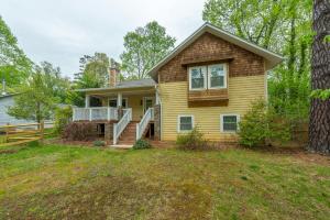 Billede fra billedgalleriet på Lake Tomahawk Getaway Pets & 3 Min. to Town! i Black Mountain