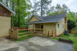 Billede fra billedgalleriet på Lake Tomahawk Getaway Pets & 3 Min. to Town! i Black Mountain