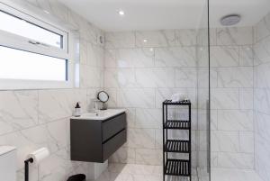 Ένα μπάνιο στο Kist Accommodates - Belmont Dene +28 φωτογραφίες