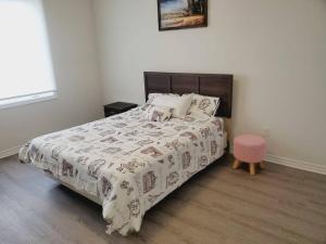 Gallery image of Adorable Cottage Port Stanley in Port Stanley +16 photos
