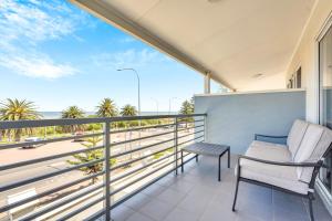 A balcony or terrace at 96B Esplanade, Semaphore