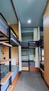 Giường trong phòng chung tại Amy house