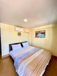 Gallery image of ห้องพักบ้านริมหาด ปากน้ำปราณ in Ban Tha Khoi